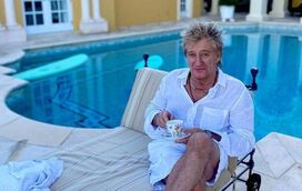 Rod Stewart coloca à venda mansão luxuosa na Califórnia por valor milionário
