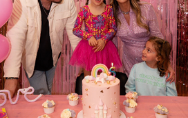 Filha de Mickael Carreira e Laura Figueiredo ganha festa de sonho