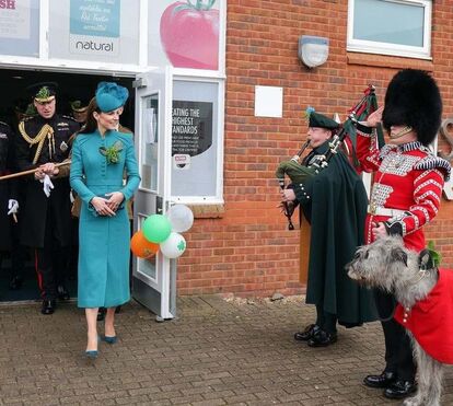 Irish Guards saudaram Kate Middleton, a sua nova coronel
