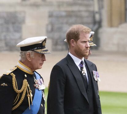 Encontro aconteceu mesmo, mas durou... menos de uma hora. Veja Harry a chegar a casa do pai, Carlos III