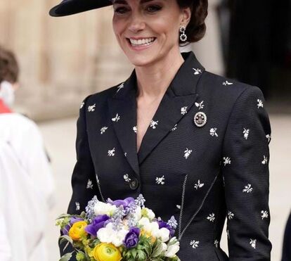 Kate Middleton chama atenção em cerimónia especial para a rainha Isabel II