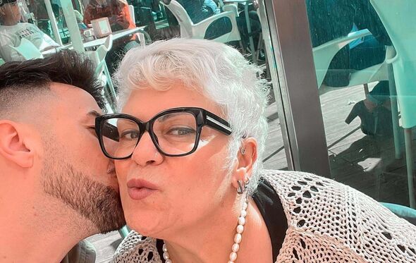 João Almeida e a mãe de Fanny