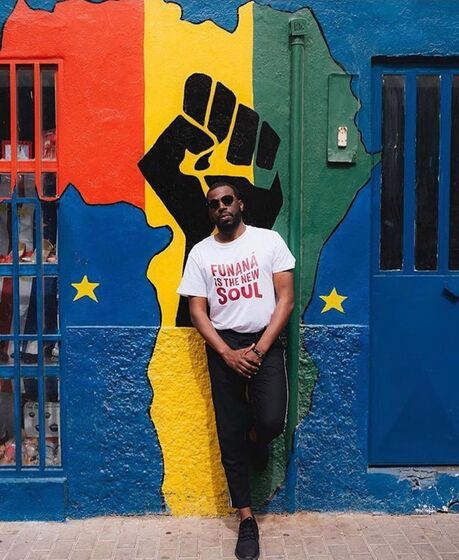 Dino D'Santiago: uma voz ativa contra a discriminação