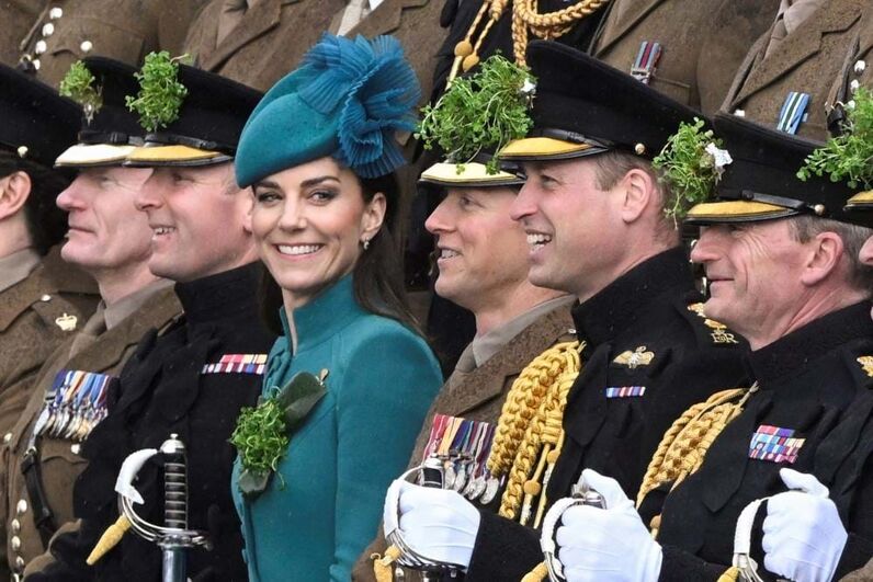 Kate Middleton brilhou com visual turquesa no Dia de São Patrício