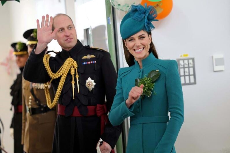 Kate Middleton brilhou com visual turquesa no Dia de São Patrício