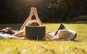 mulher, ler, leitura, livro, jardim, ar livre