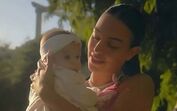 Filha bebé de Cristiano Ronaldo e Georgina Rodríguez mimada pelos irmãos