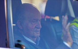 Juan Carlos recebido de forma discreta em Espanha. Pai de Felipe VI evita Madrid