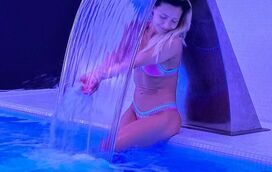 "Telemóvel fica a ferver com esta brasa". Luciana Abreu provoca seguidores