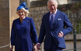 Rei Carlos III acusado de esconder as mãos com medo de ser alvo de chacota