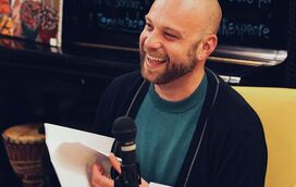 Texto arrepiante. Hugo van der Ding despede-se da sua companheira ao longo de 14 anos