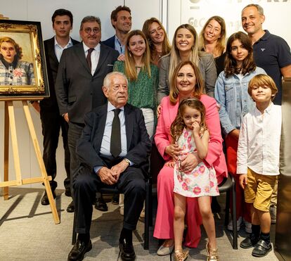Fátima Campos Ferreira rodeada da família e dos amigos