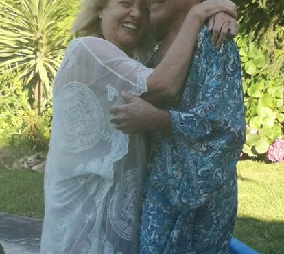 Rita Ferro radiante com amor de infância que finalmente deu certo após 50 anos: 'Reencontrei um namorico de infância'