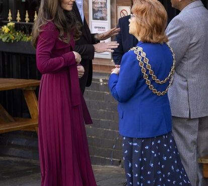 Kate Middleton e o príncipe William 'reaparecem' após duas semanas de silêncio