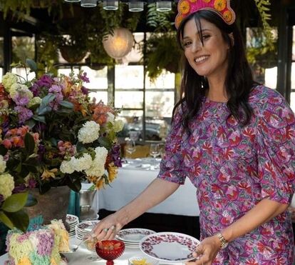 Sara Salgado reúne família e amigos para ‘baby shower’ de arromba e desvenda nome da filha
