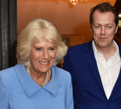 Filho da rainha Camilla admite que 'já estaria morto' se tivesse tido acesso à fortuna da mãe quando era jovem