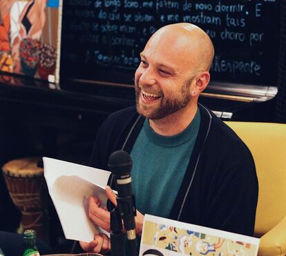 Texto arrepiante. Hugo van der Ding despede-se da sua companheira ao longo de 14 anos