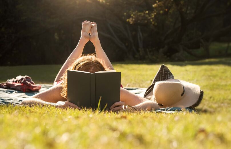 mulher, ler, leitura, livro, jardim, ar livre
