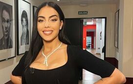 Aqui não há crise! Georgina Rodríguez faz subir a temperatura com fotos sensuais em biquíni