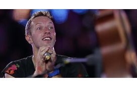E se fosse o próximo a ser apanhado pela 'kiss cam' num concerto dos Coldplay? Chris Martin fala, enfim, da polémica