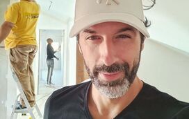 Com um filho bebé, Gustavo Santos pôs as mãos na massa para recuperar a casa de família 