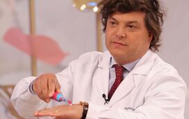 Dentista dos famosos João Espírito Santo sai ao ataque de pacientes queixosos que dizem ter sofrido tortura