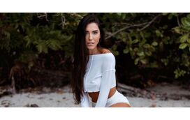 Kelly Baron no Rio de Janeiro, mais magra e sem aliança de casamento