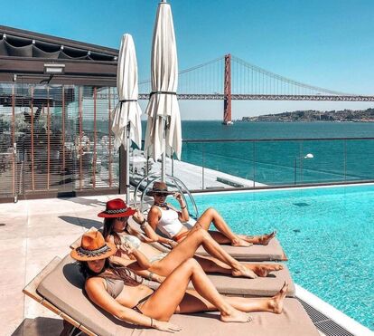 Mergulhe de cabeça neste luxo! As melhores piscinas para fugir ao calor e desfrutar do sol de Lisboa