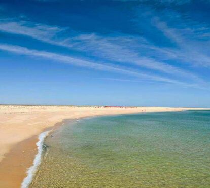 Paraísos escondidos que vale a pena conhecer! 8 praias deslumbrantes (e com pouca gente) que tem mesmo de visitar este verão