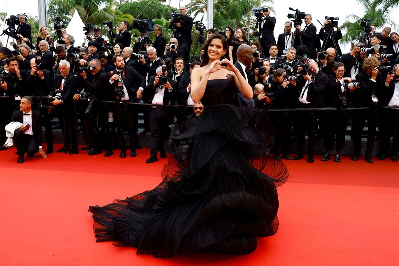 Os dois vestidos que Sara Sampaio usou em Cannes e que deslumbraram a audiência