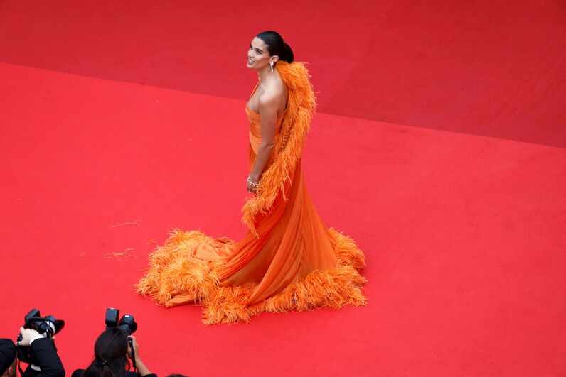 Os dois vestidos que Sara Sampaio usou em Cannes e que deslumbraram a audiência