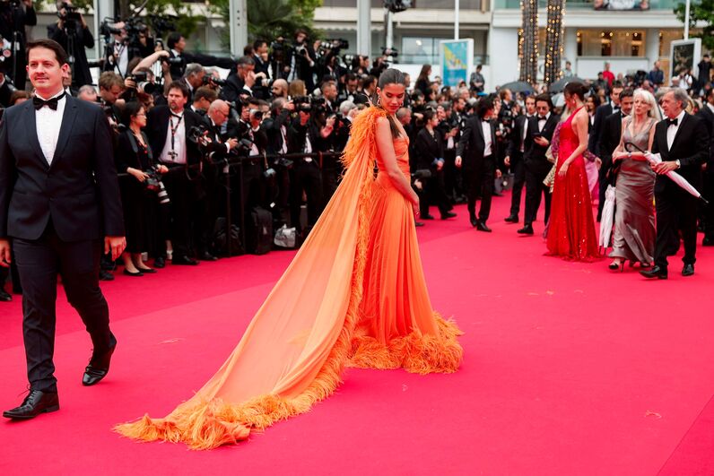 Os dois vestidos que Sara Sampaio usou em Cannes e que deslumbraram a audiência