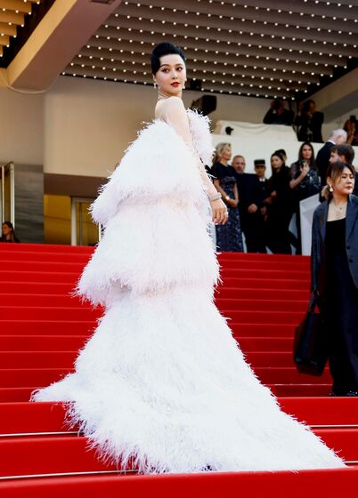 Excêntricos ou coloridos. Veja os looks de mais um dia de festa em Cannes