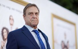 Menos 90 kgs. Ator John Goodman surge irreconhecível na passadeira vermelha após luta contra a balança