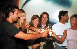 Quando o Algarve era dos jogadores da bola! Como eram as férias de Figo, Rui Costa, João Pinto (e muitos mais) quando os craques ainda não se escondiam e curtiam "ao mais alto nível"