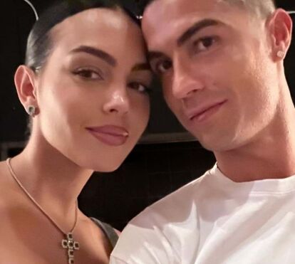Que fofura! Cristiano Ronaldo e Georgina Rodríguez em saída romântica de mãos dadas