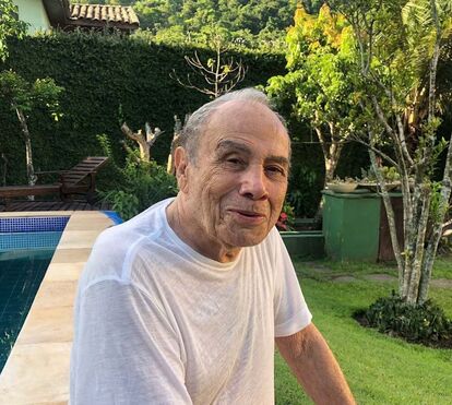 Mais lábios, menos rugas. Ator Stênio Garcia faz mudança radical de visual aos 91 anos e ficou irreconhecível
