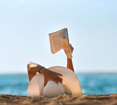Como é bom ler na praia...  7 livros acabadinhos de sair e que vai querer levar para as suas férias