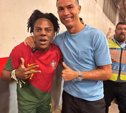 Cristiano Ronaldo cumpre sonho de admirador. Capitão da Seleção sai do carro para abraçar fã e o momento torna-se viral