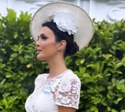 Maria Cerqueira Gomes arrasa em Ascot com visual de extrema elegância