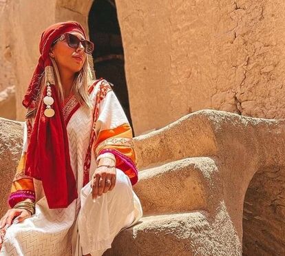 Kaftan ou quimono: as peças que dão elegâncias aos looks de verão das mulheres mais maduras