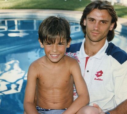Quando o Algarve era dos jogadores da bola! Como eram as férias de Figo, Rui Costa, João Pinto (e muitos mais) quando os craques ainda não se escondiam e curtiam 'ao mais alto nível'