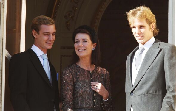 Carolina do Mónaco com Andrea e Pierre Casiraghi