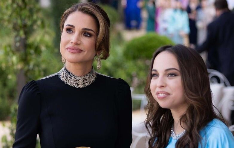 O elegante vestido Dior da rainha Rania da Jordânia