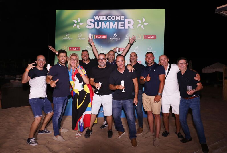 Welcome Summer by FLASH!