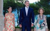 Problemas na família! Felipe VI de Espanha atacado pelas irmãs pela forma como trata a mãe, a rainha emérita Sofia
