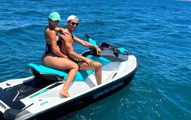 Em Portugal é que se está bem! Cristiano Ronaldo como peixe na água entre os "seus" nos dias milionários no Algarve 