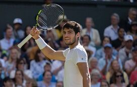 Quem é Carlos Alcaraz, o novo prodígio do ténis que hoje disputa a final de Wimbledon?