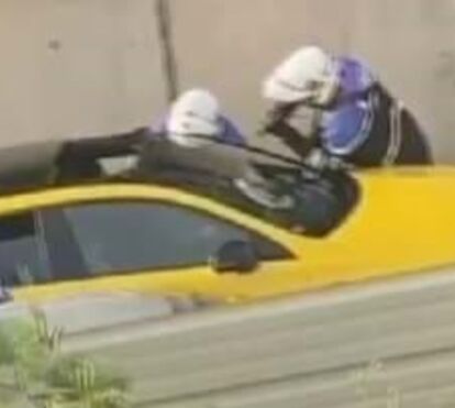 O carro amarelo