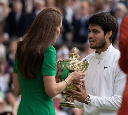 As melhores imagens dos reis do ténis... que tiveram na assistência de Wimbledon reis, príncipes e atores de Hollywood
